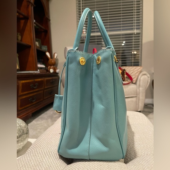 Prada Galleria Large Saffiano Luxπ©΅ - Picture 4 of 11